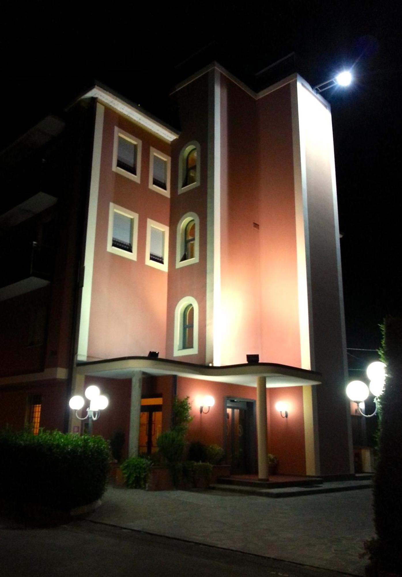 Hotel Aquila Castelfranco Emilia Exterior foto